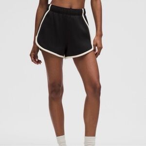Lululemon Black SCUBA OVERSIZED Shorts 3” NWOT SIZE XL